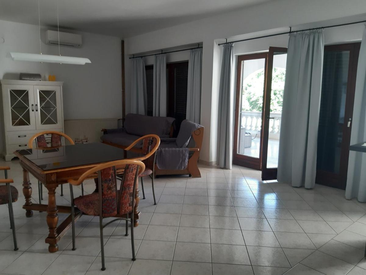 Apartment Nevija E Natale Opric 외부 사진